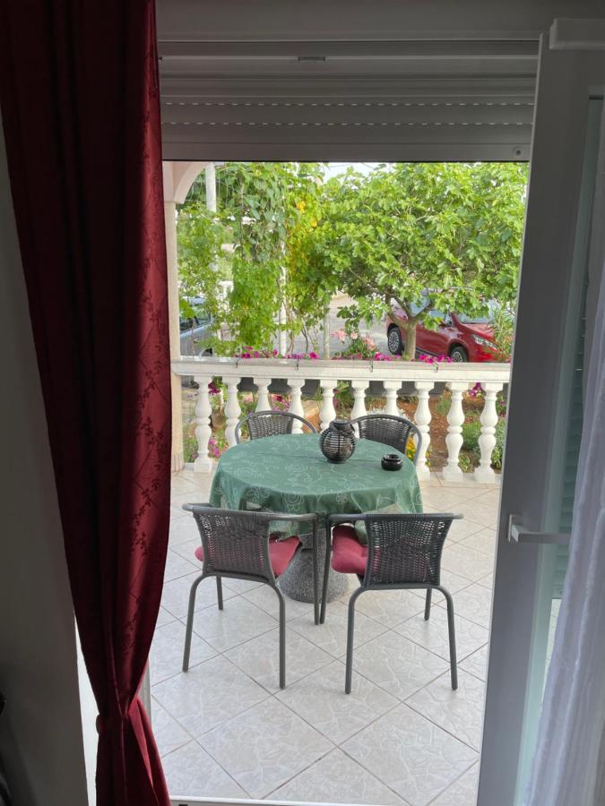 Apartmani Mirela Vrh  Екстер'єр фото